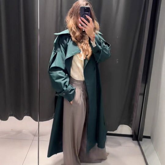 Damen Trenchcoat mit modernen Details und breitem Revers R&B