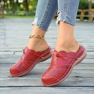 Damen Komfortable und elegante Clogs mit stilvollem Lochdesign R&B