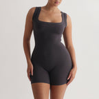 Damen Figurbetontes Kurz-Jumpsuit aus elastischem Material R&B