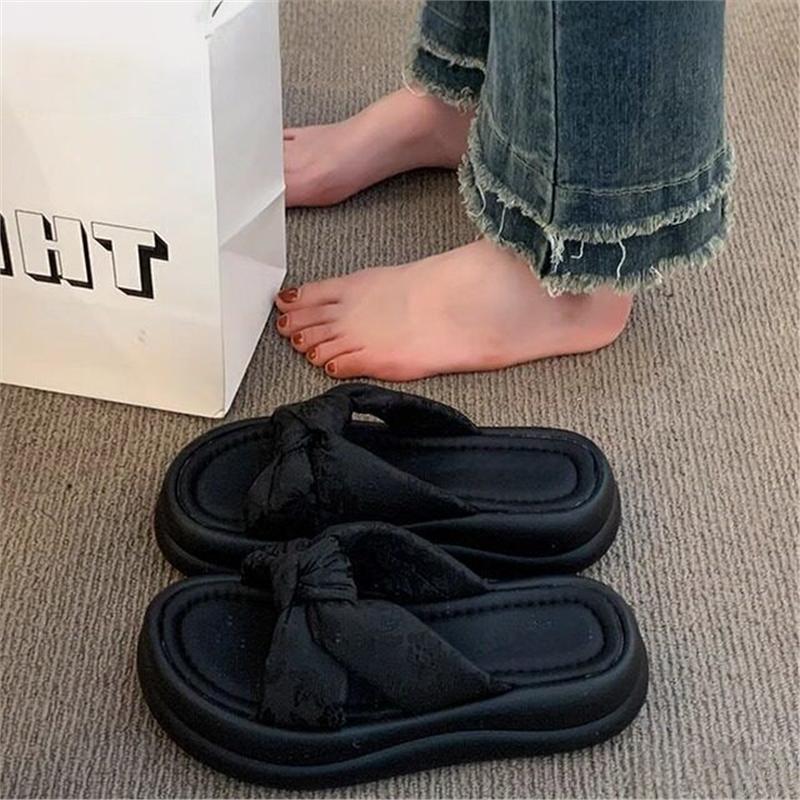 Damen flache Sandalen mit modischem Knötchendesign R&B