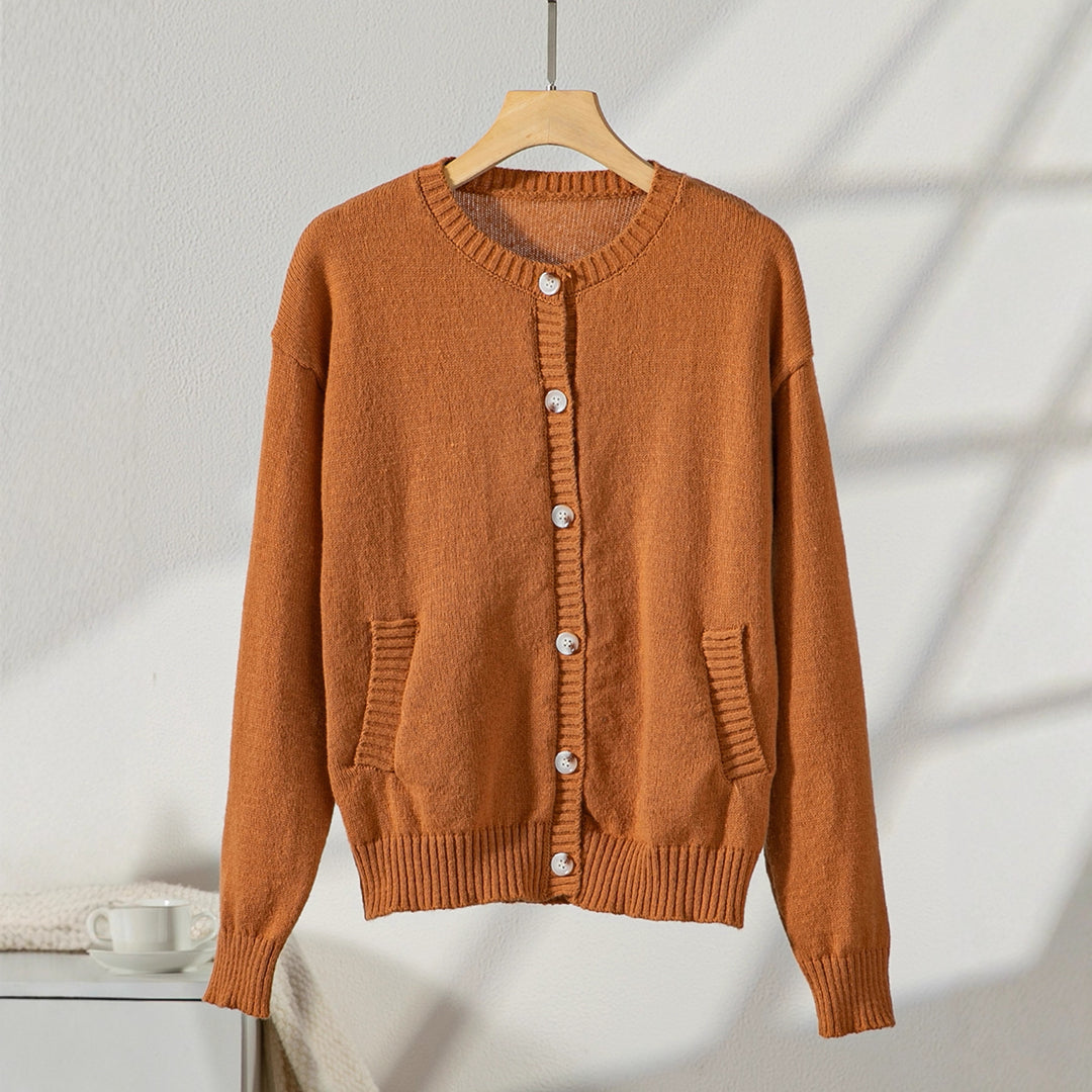 Damen elegante Strickjacke mit Knopfdetails und praktischen Taschen R&B