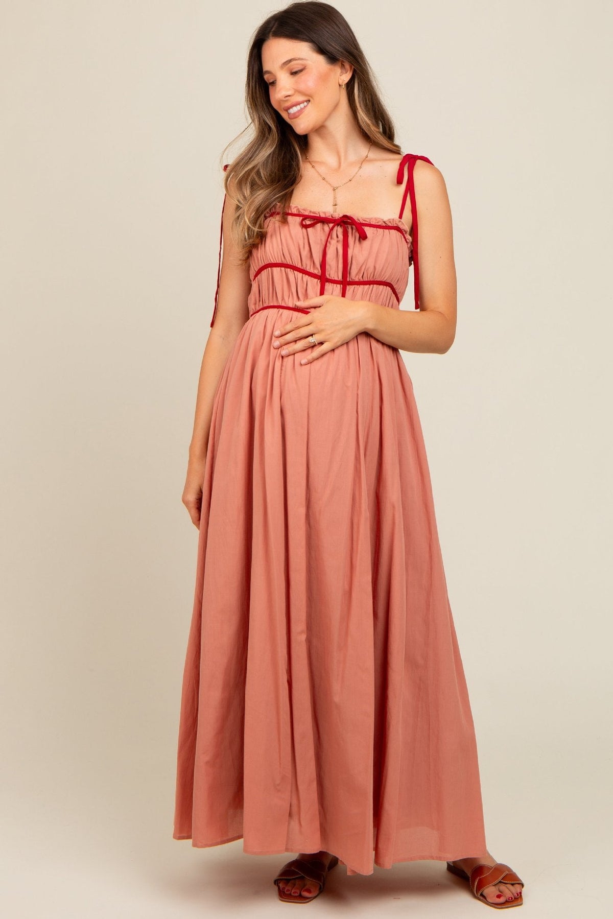 Damen Maxikleid mit verstellbaren Trägern und raffiniertem Rüschendesign R&B