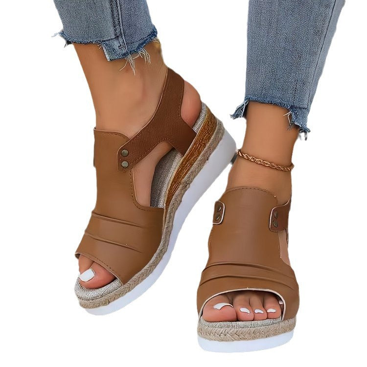 Damen Plattform-Sandalen mit breiten Riemen und elastischen Einsätzen R&B