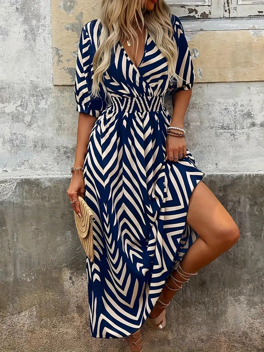 Damen Langes Wickelkleid mit modernem Muster und Rüschendetails R&B