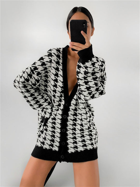 Damen Grobstrickpullover mit modernem Hahnentrittmuster und Knopfleiste R&B