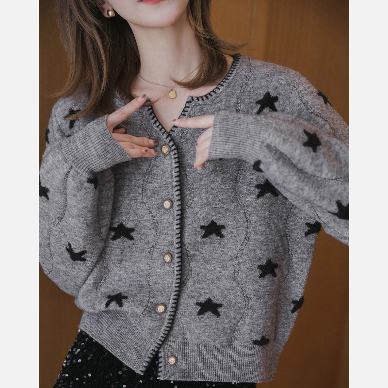 Damen Gemusterter Strickcardigan mit Sternenmotiv und Knopfleiste