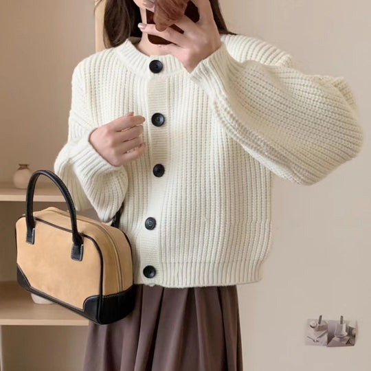 Damen modische Strickjacke mit knöpfbarem Design und balloonärmeln R&B