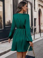 Damen elegantes Mini-Kleid mit tailliertem Schnitt und Puffärmeln R&B