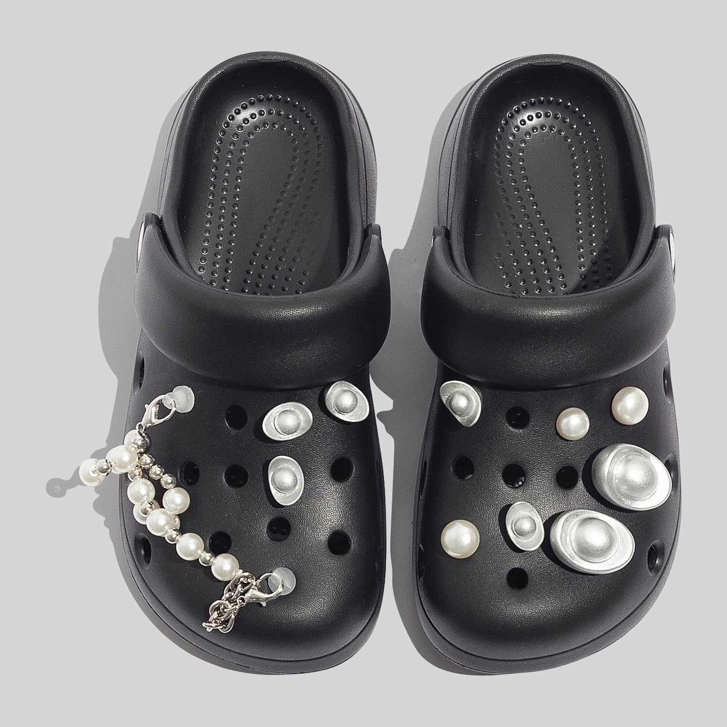 Damen Modische Clogs mit dekorativen Perlen und einzigartigem Design