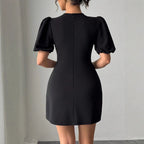 Damen nan kurzes Cocktailkleid mit voluminösen Puffärmeln, Brust-Schlitz und Strass-Clipverschluss R&B