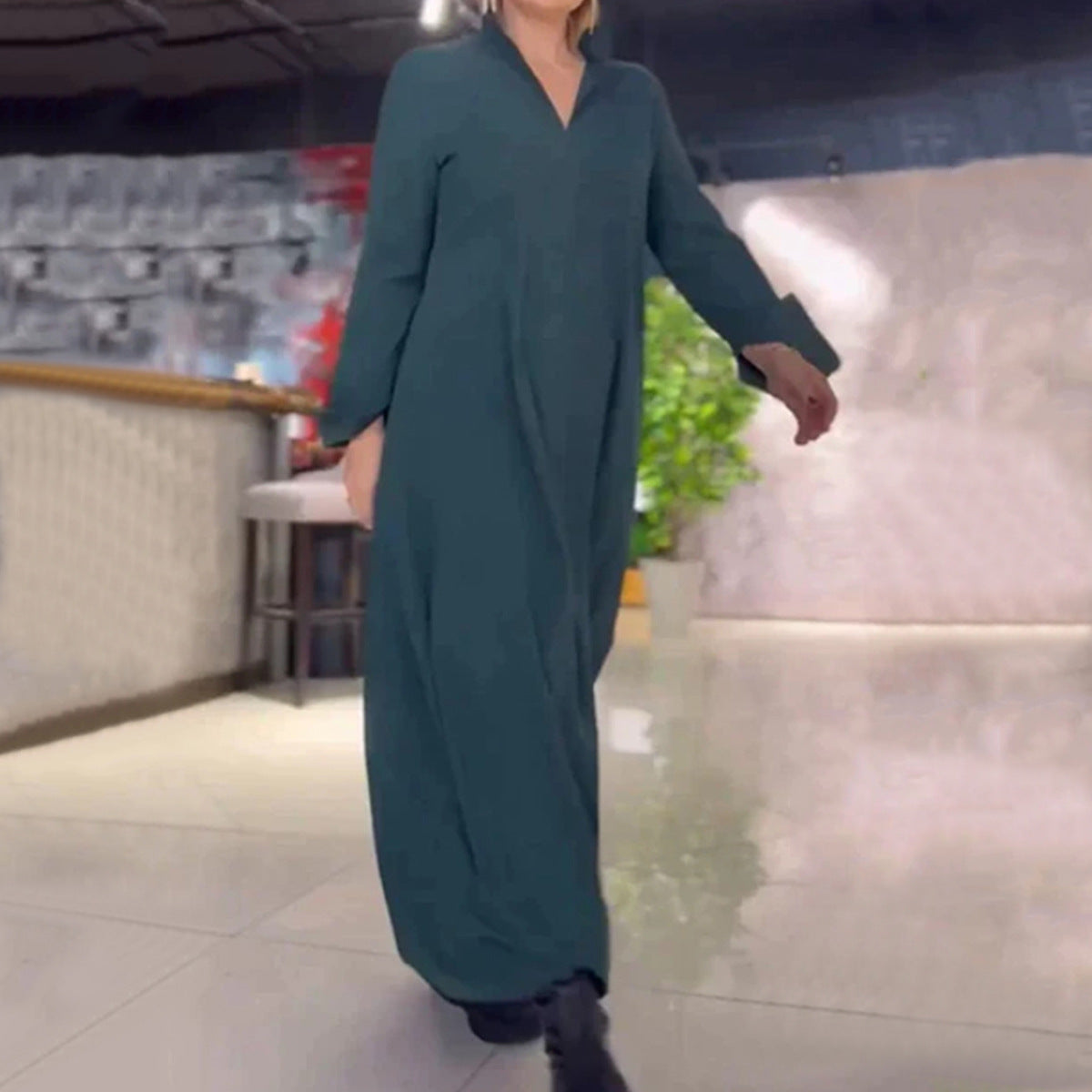 Damen Langarm-Kleid mit praktischen Einschubtaschen und elegantem Stehkragen R&B