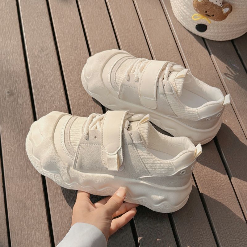 Damen Sneaker mit praktischen Klettverschlüssen und dämpfender Sohle