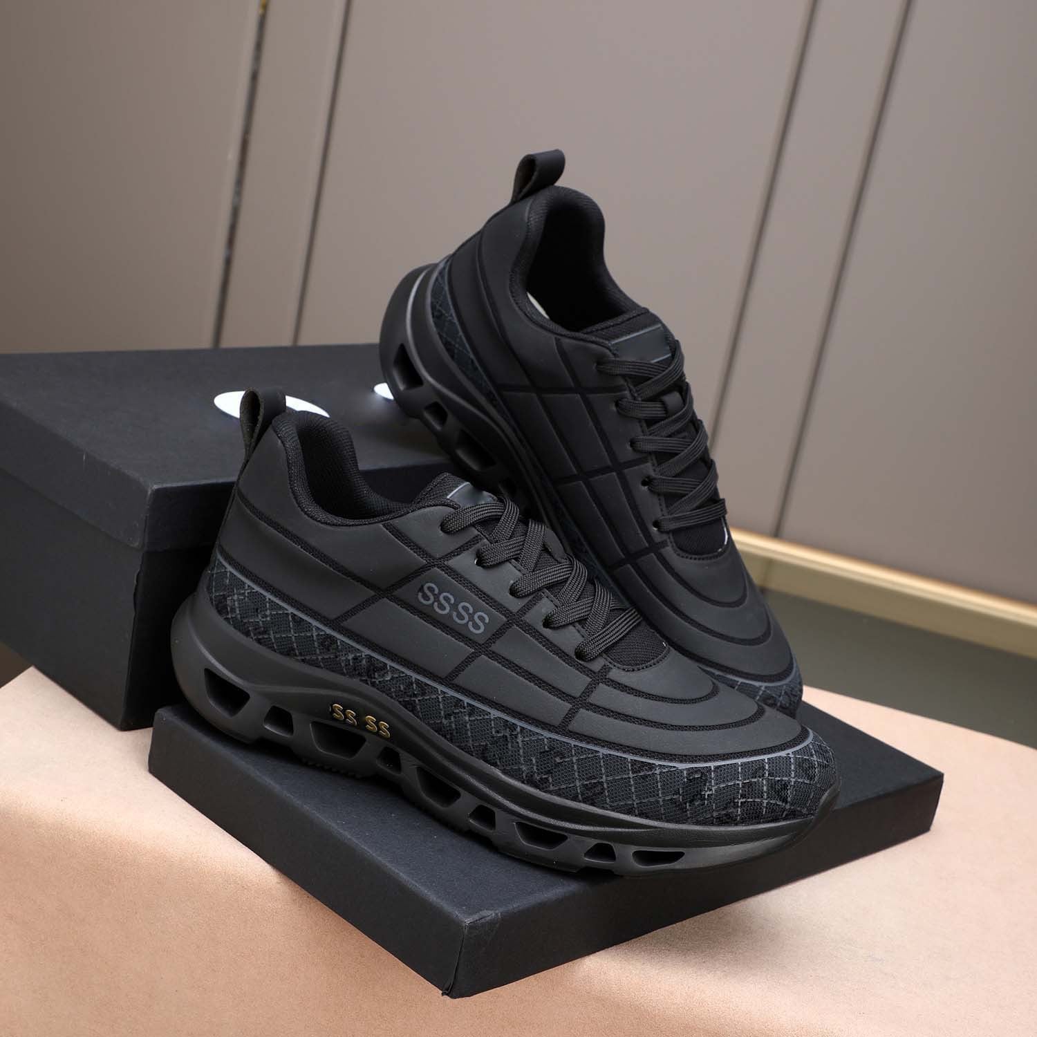 Damen Leichte Laufschuhe mit atmungsaktiver Oberflächenstruktur und dynamischem Dämpfungssystem R&B