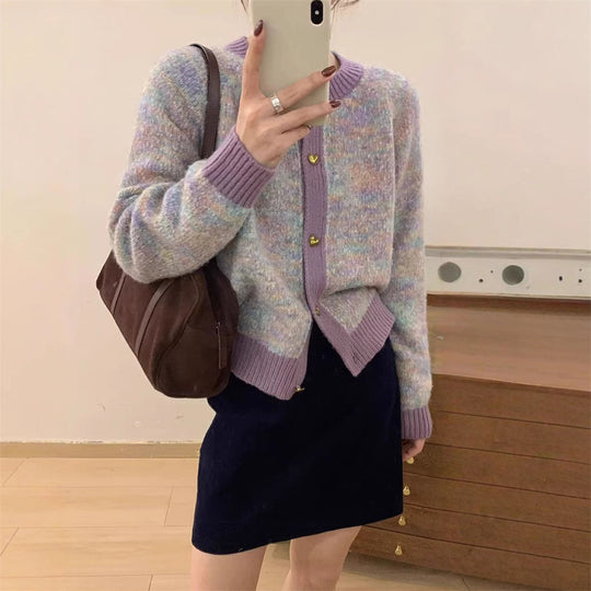 Damen kuschelige Strickjacke mit Herzknöpfen und kontrastierenden Rippdetails R&B