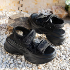 Damen Glamouröse Plateau-Sandalen mit verstellbaren Riemen und funkelnden Applikationen