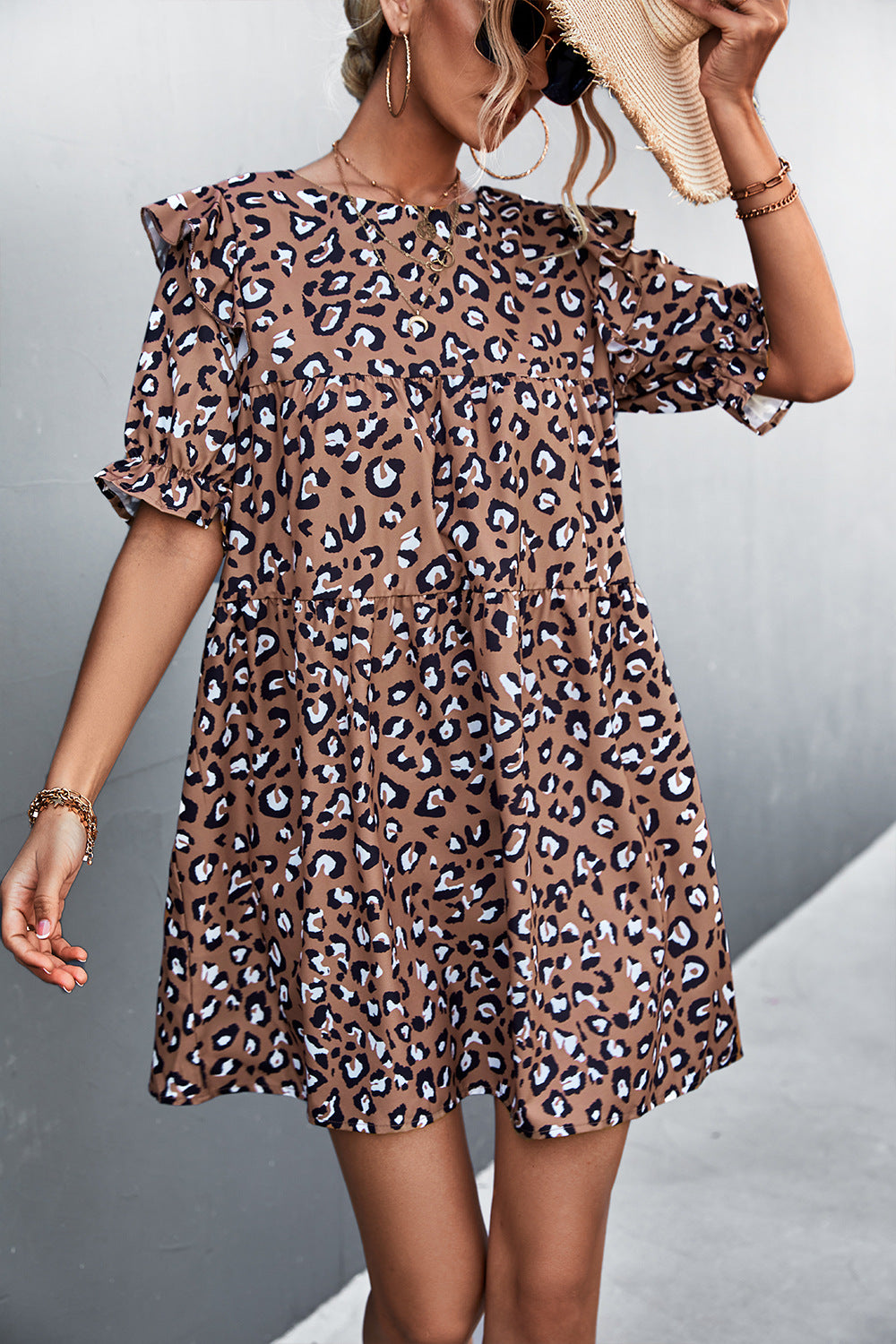 Damen Freizeitkleid mit verspieltem Leopardenmuster und Rüschendetails R&B