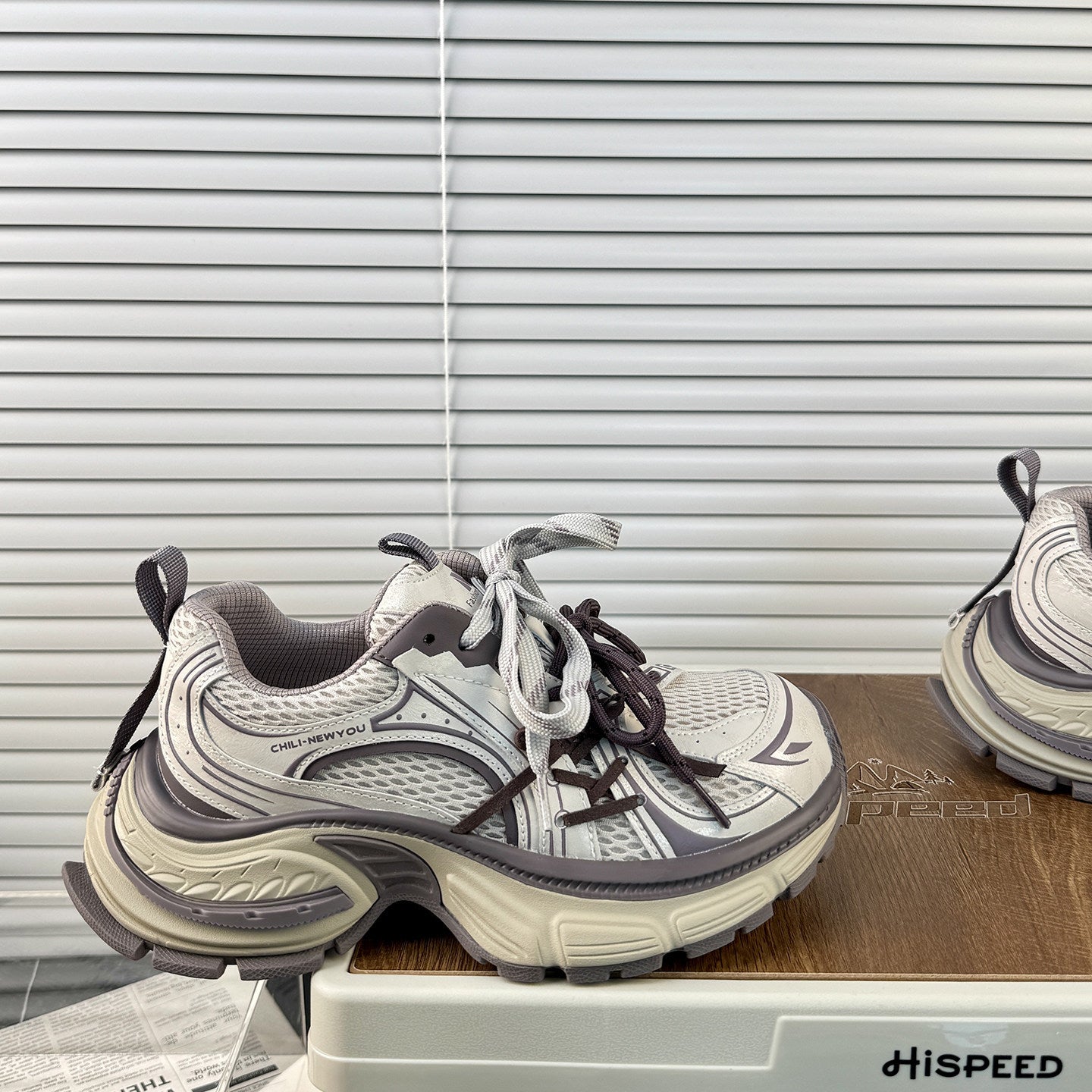 Damen Sportliche Laufschuhe mit atmungsaktiver Mesh-Oberfläche und dämpfender Sohle R&B