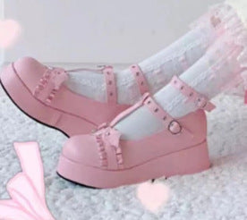 Damen Plateau-Schuhe mit modischem Riemen-Detail und robustem Profil R&B