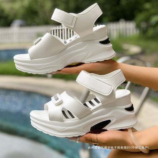 Damen Wedge-Sandalen mit verstellbaren Riemen und gepolsterter Sohle R&B