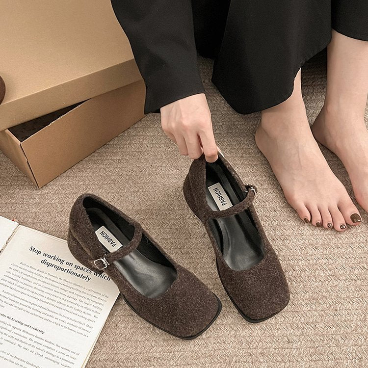 Damen Ballerina-Schuhe mit modischem Riemchen und hochwertiger Oberflächenstruktur R&B