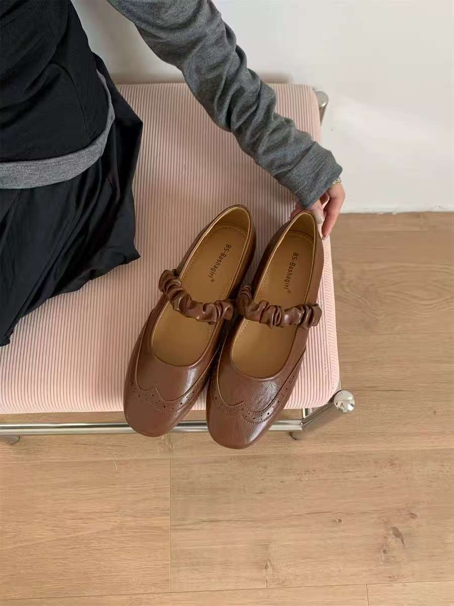 Damen Ballerinas mit elastischem Riemen und dekorativen Details R&B