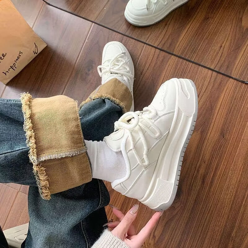 Damen Komfortable Chunky Sneakers mit dämpfender Sohle und innovativem Design R&B
