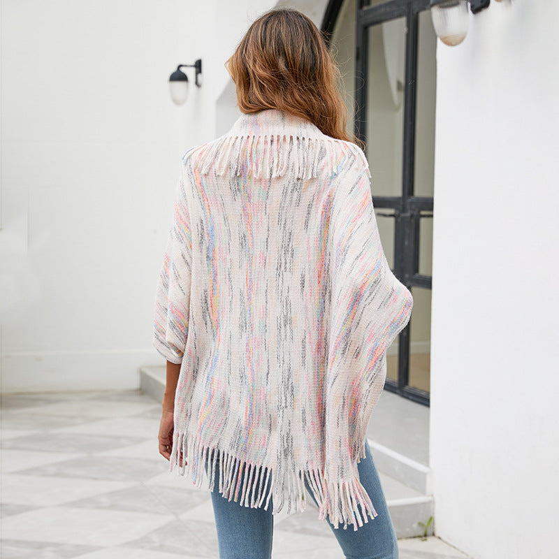 Damen Strickponcho mit luxuriösen Fransen und modernem Design