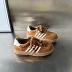 Damen Sneakers aus weichem Wildleder mit modischen Akzenten R&B