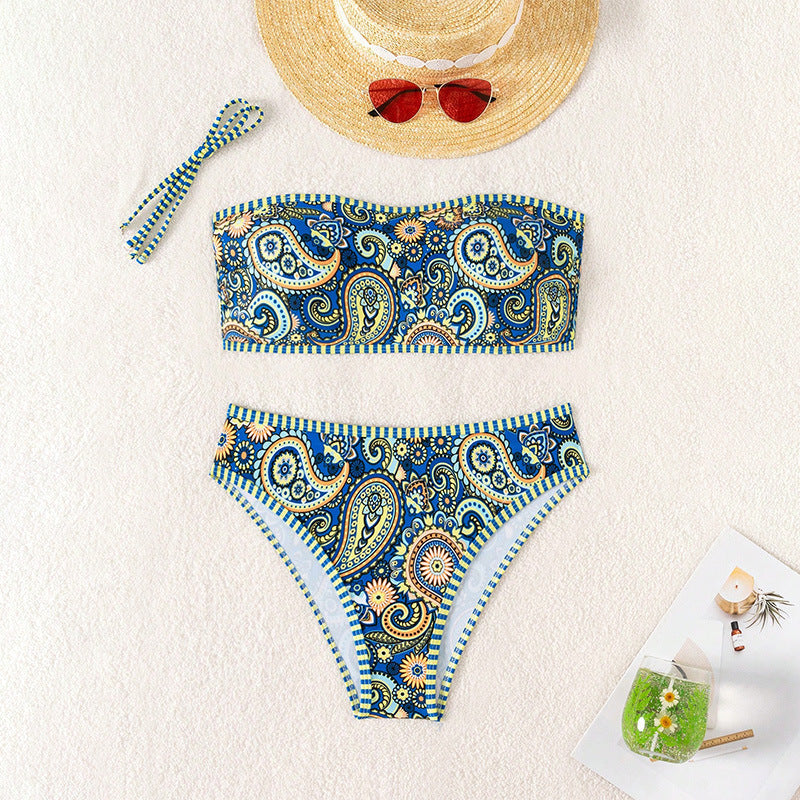 Damen Bandeau-Bikini mit buntem Paisley-Muster