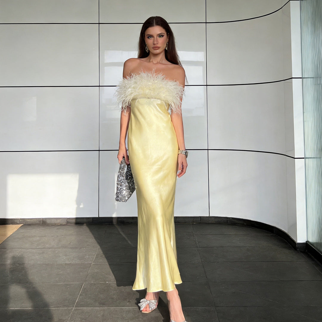 Damen Elegantes und luxuriöses Abendkleid mit dekorativem Federbesatz R&B