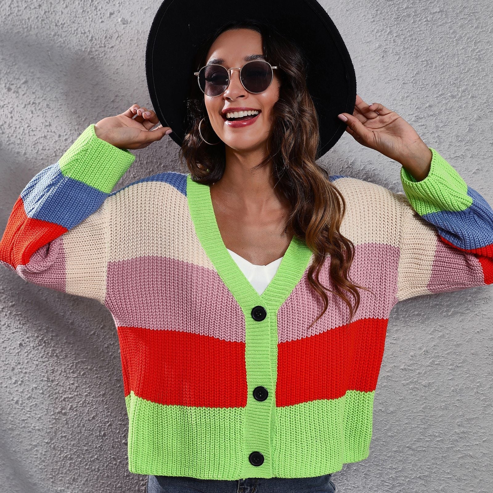 Damen Grobstrickjacke mit knopfdetails und modischem Farbspiel R&B