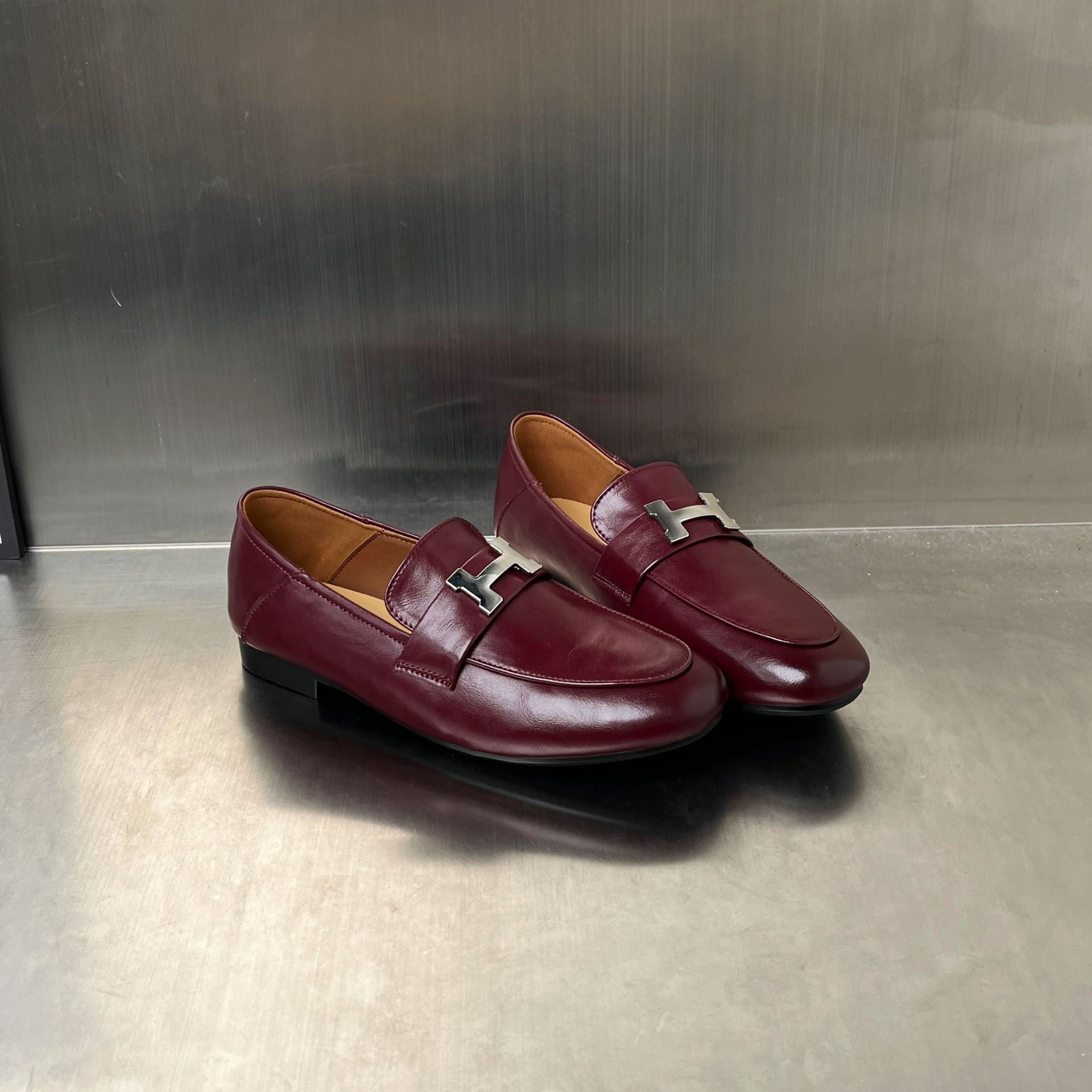 Damen Elegante Mokassins aus hochwertigem Leder mit modischem Schnallenverschluss R&B