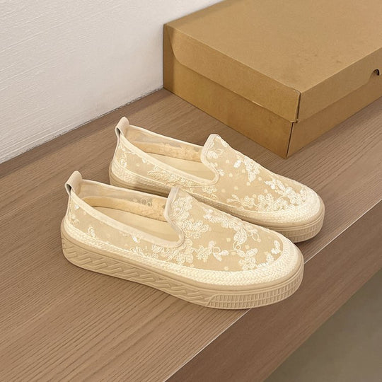 Damen Slip-On Sneakers mit floralem Stickdesign R&B