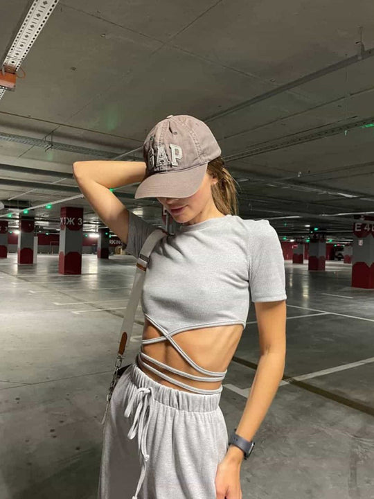 Damen sportliches Cropped-Oberteil mit verspieltem Schnitt und einzigartigem Banddesign R&B