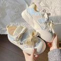 Damen Sportliche Sneaker mit einzigartigen Dekorationselementen R&B
