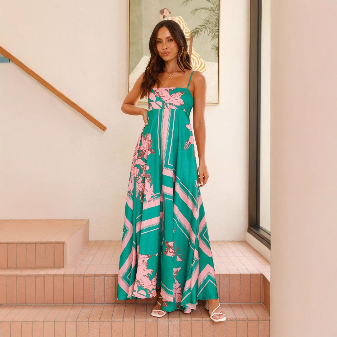 Damen Maxikleid mit elegantem floralem Design und schmalen Trägern R&B