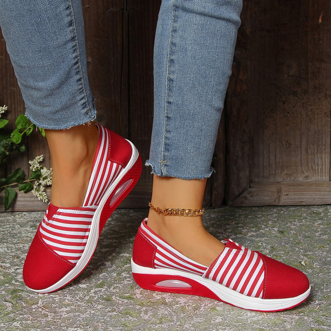 Damen Bequeme Slip-On Sneakers mit atmungsaktiver Obermaterialstruktur R&B