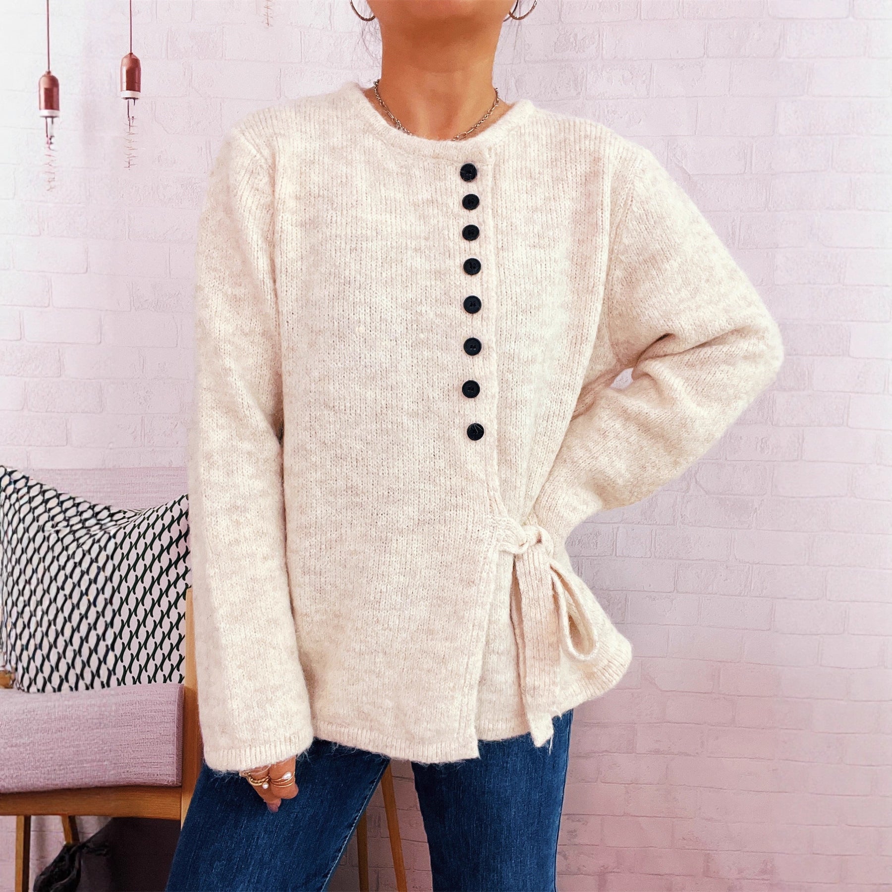 Damen Kuschelige Strickjacke mit elegantem Bindegürtel und modernen Knopfdetails R&B