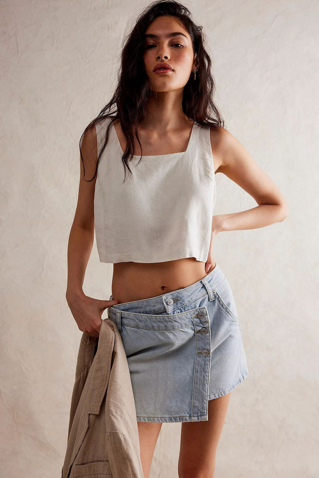 Damen modischer A-Linien-Denimrock mit asymmetrischem Knopfdesign und praktischen Taschen R&B
