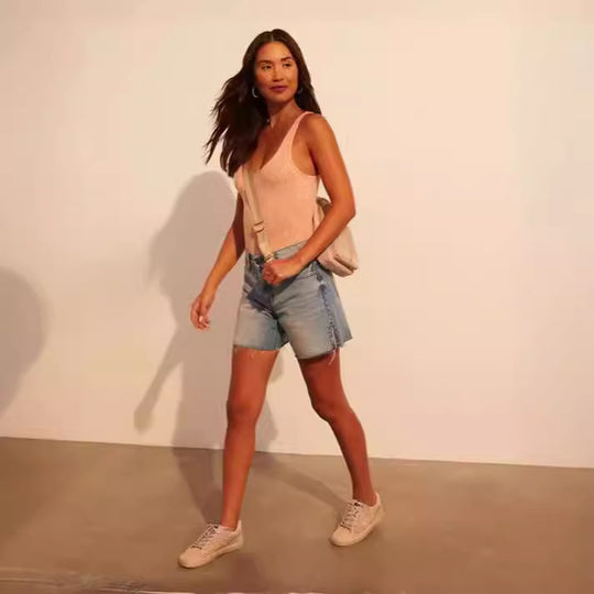 Damen modische Destroyed Denim-Shorts mit Nietenverzierung R&B