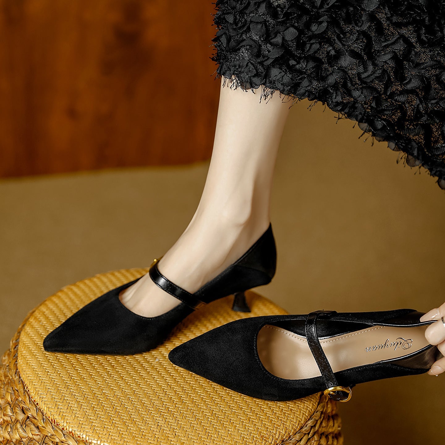 Damen Elegante Mary Jane Pumps mit dekorativem Riemen und niedrigem Absatz