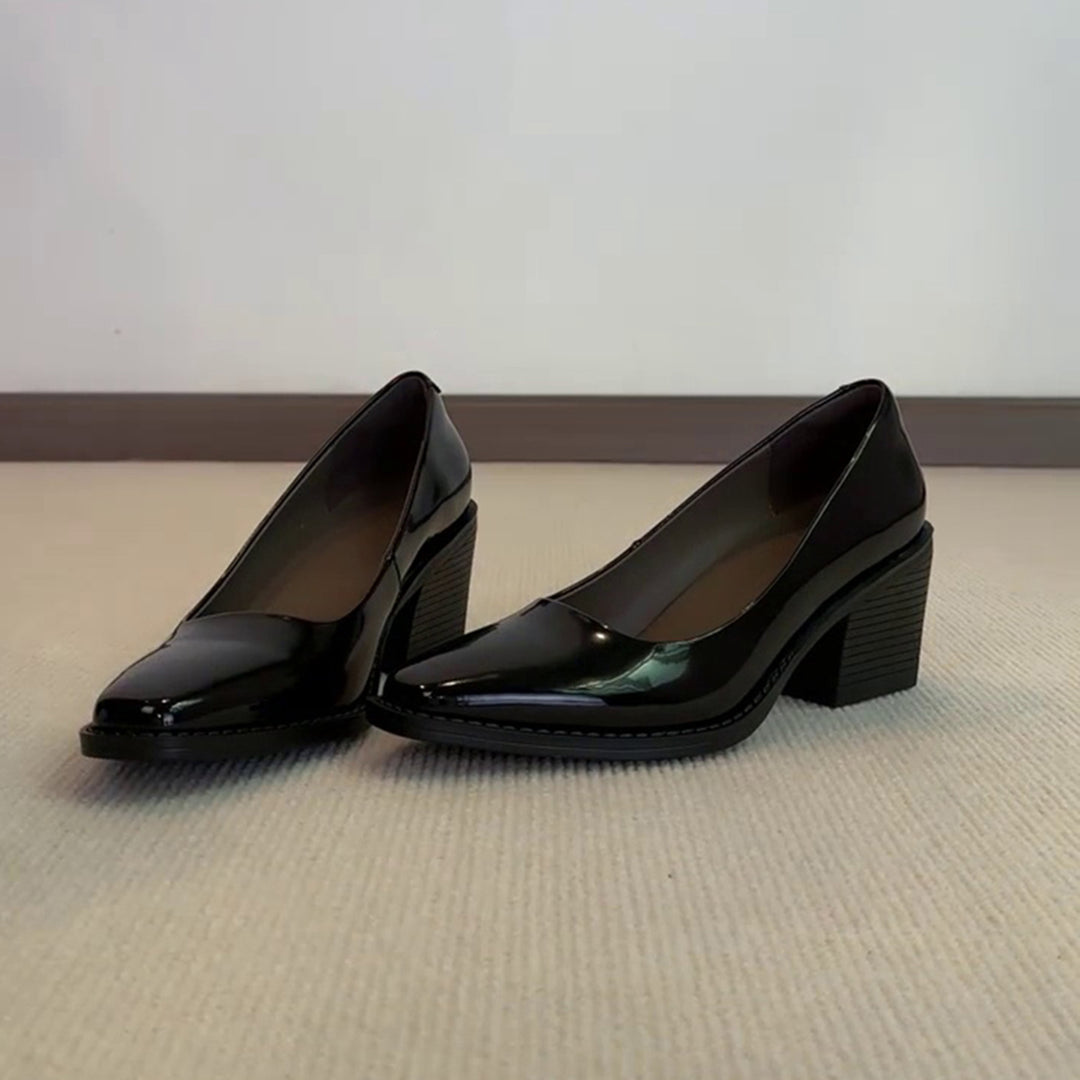 Damen elegante Blockabsatz-Pumps mit hochglänzender Lederoberfläche und komfortabler Fußbettstruktur R&B