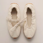 Damen Sneakers mit eleganter Perlenverzierung und modewusstem Design