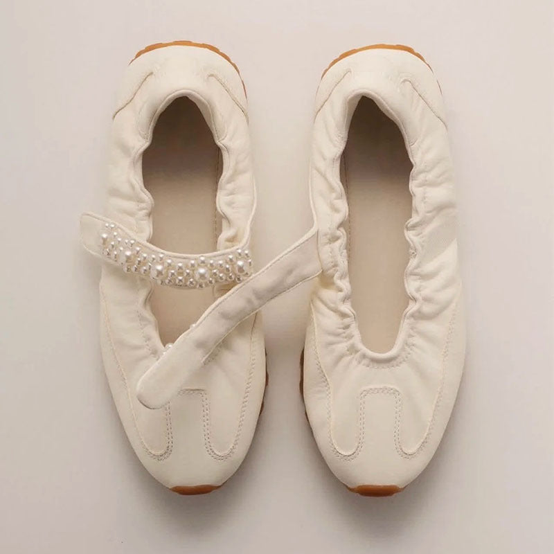 Damen Sneakers mit eleganter Perlenverzierung und modewusstem Design