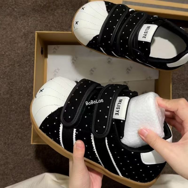 Damen Sportliche Sneaker im modernen Design mit praktischem Klettverschluss