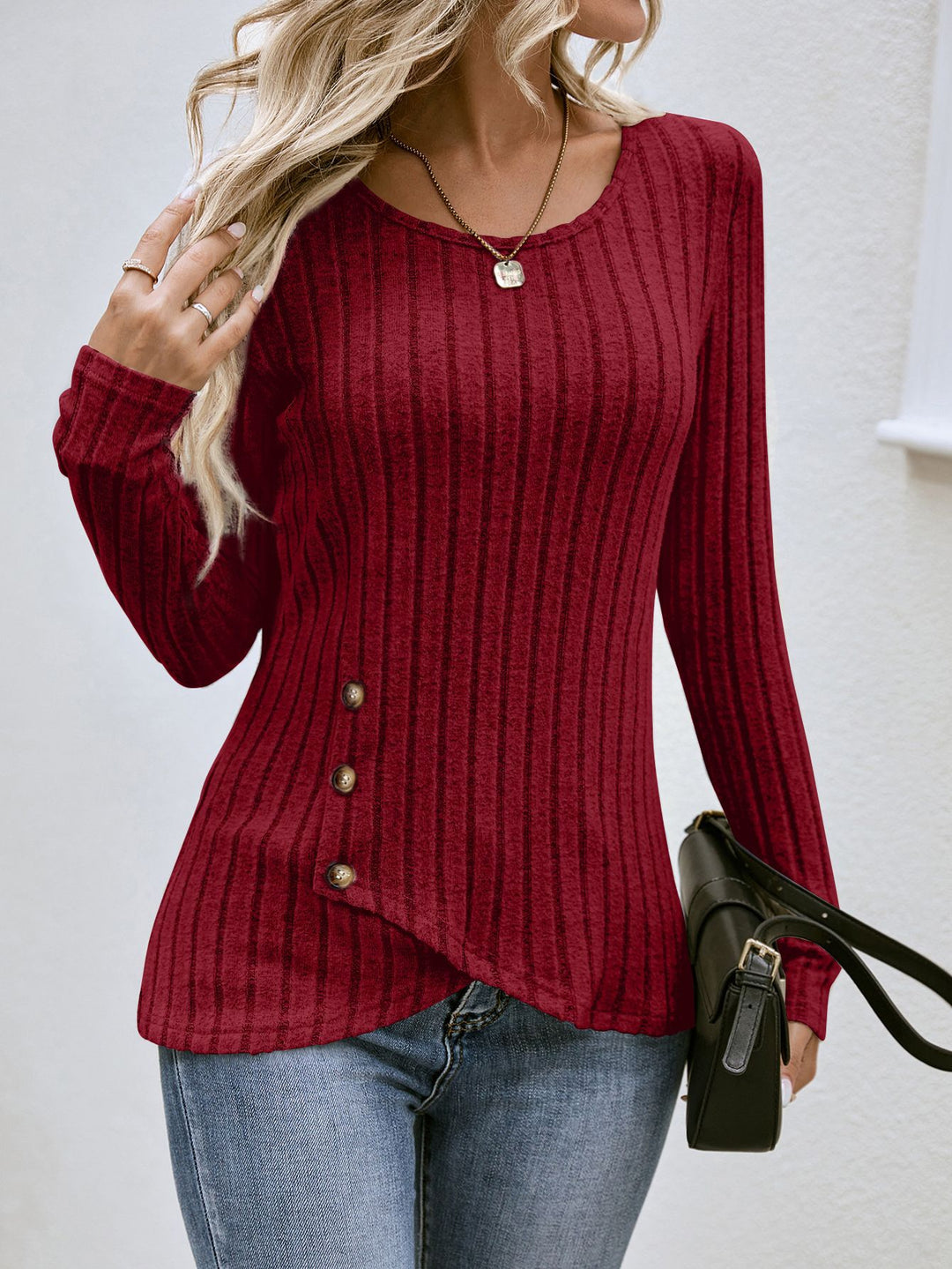 Damen lässiger asymmetrischer Pullover mit Knopfdetails R&B