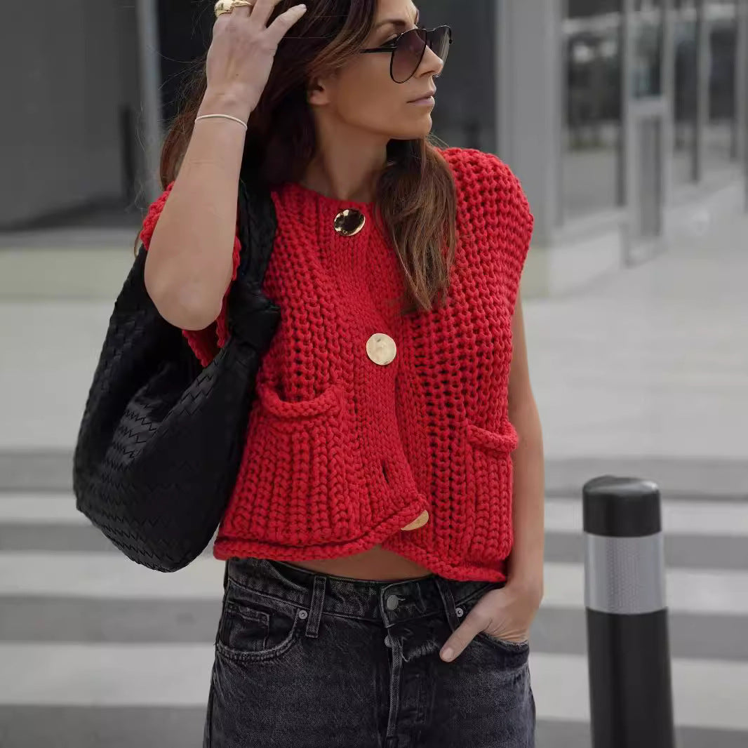 Damen modische Strickweste mit dekorativen Knopfdetails und praktischen Taschen R&B