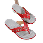 Damen modische Zehentrenner-Sandalen mit gepolstertem Fußbett und dekorativen Nieten R&B