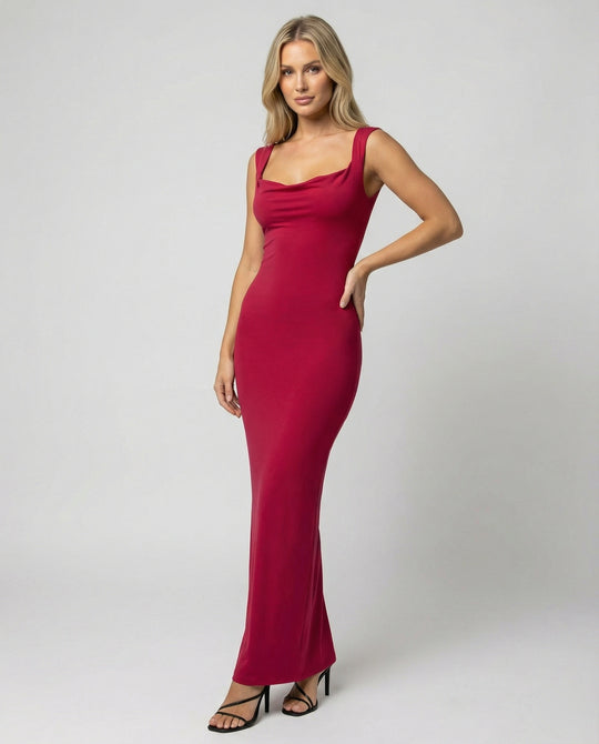 Figurbetontes Abendkleid lang mit tiefem Ausschnitt