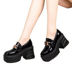 Damen Hochfront Mules mit glänzendem Obermaterial und modischem Ketten-Detail R&B